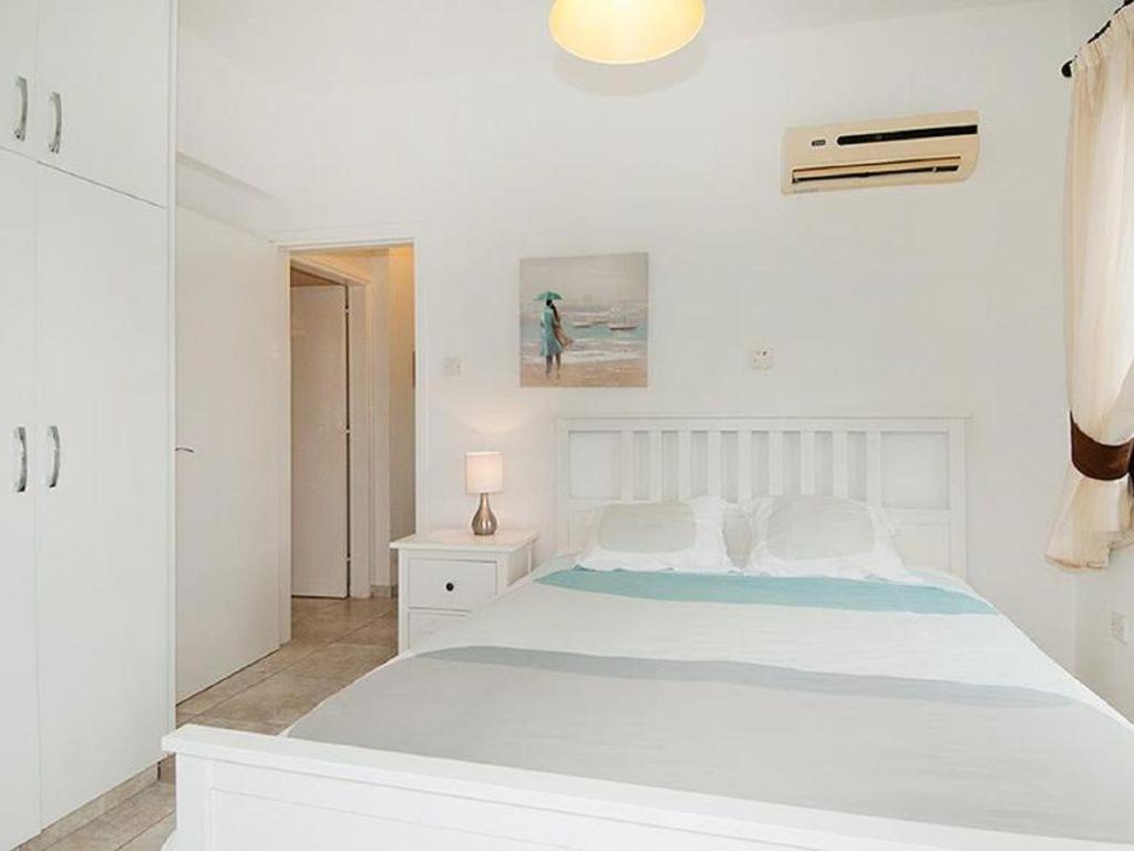 Beautiful 2-Bedroom Apartment - Great Location Paphos Exterior photo