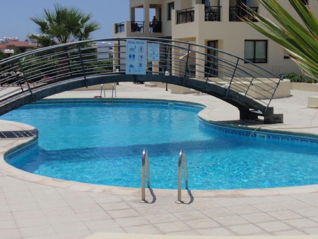 Beautiful 2-Bedroom Apartment - Great Location Paphos Exterior photo
