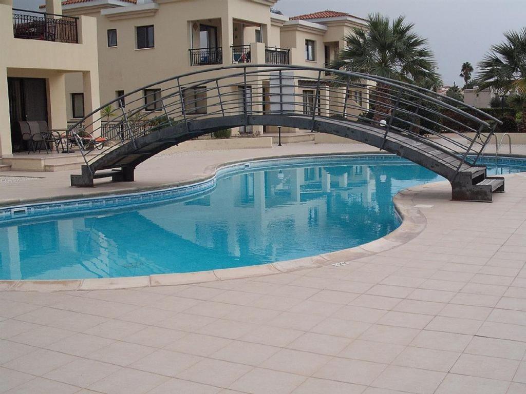 Beautiful 2-Bedroom Apartment - Great Location Paphos Exterior photo