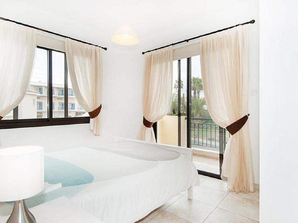 Beautiful 2-Bedroom Apartment - Great Location Paphos Exterior photo